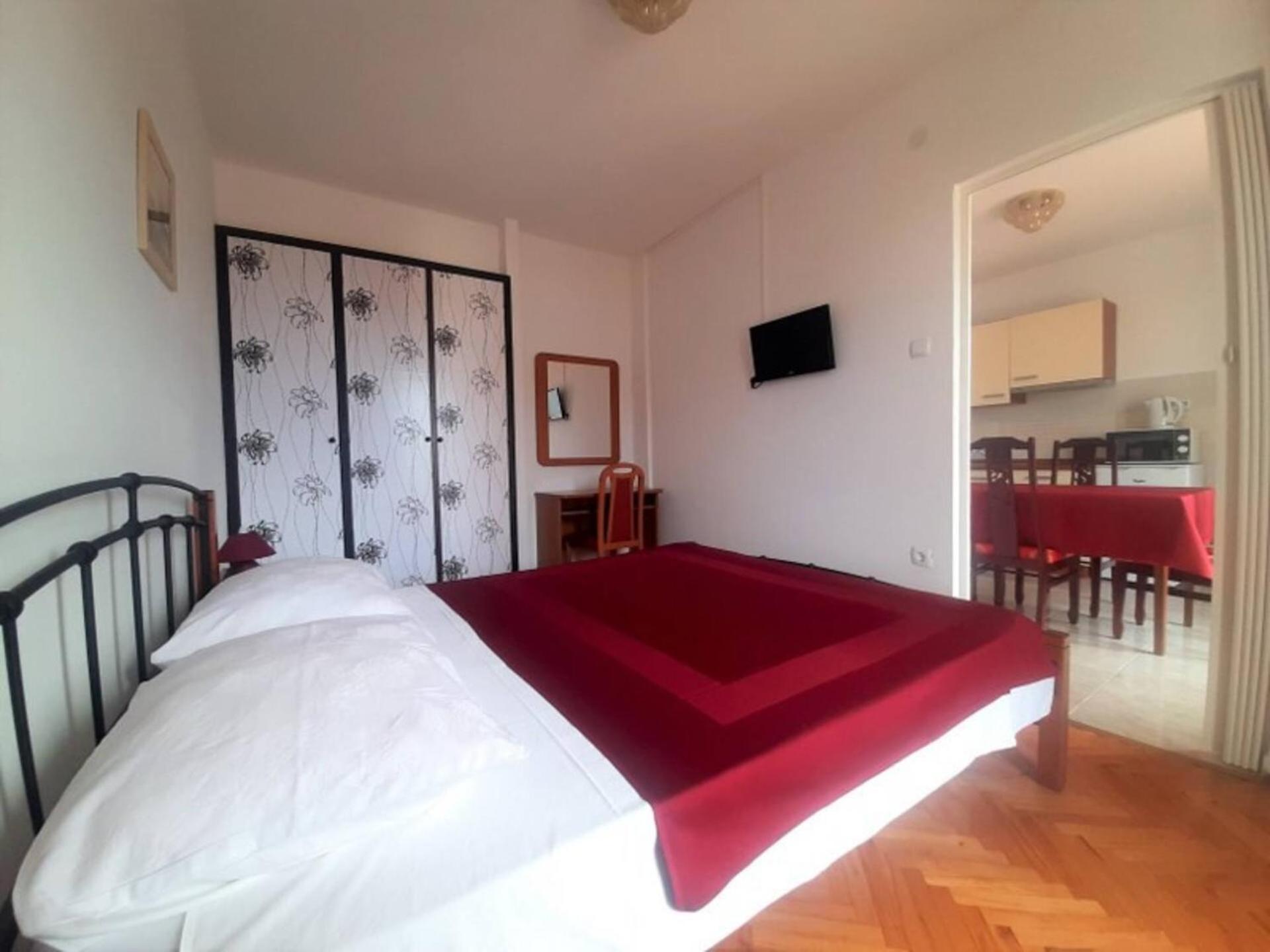 Guest House Helena Close To Beach Krk Town Exterior foto